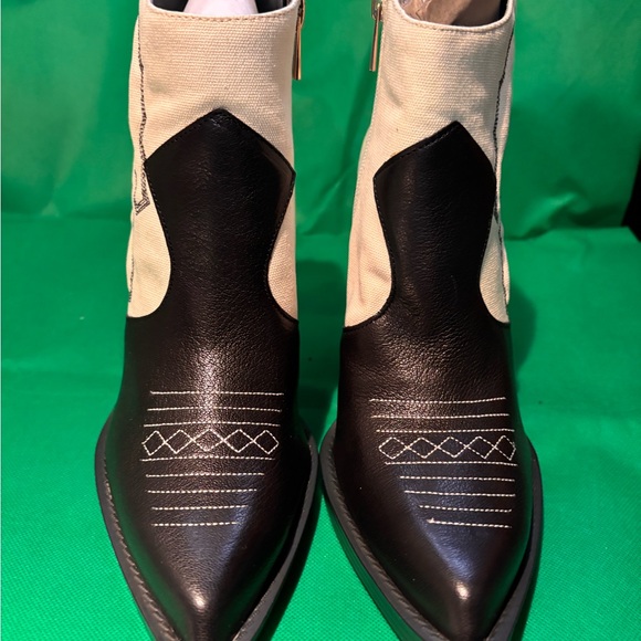 Jessica Simpson - Picture 2 of 3